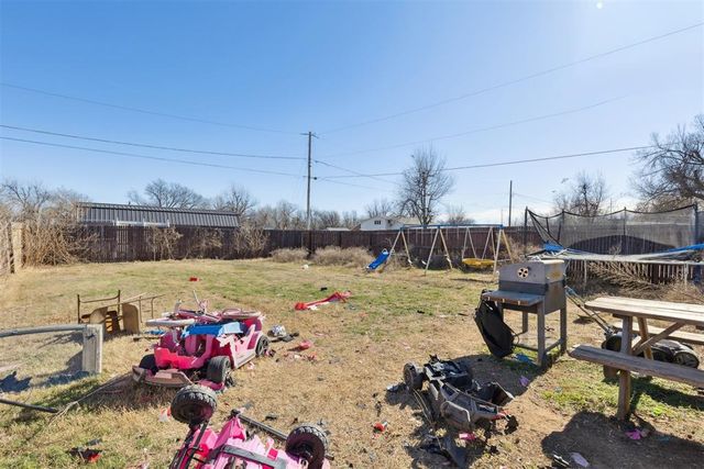 100 N L Avenue, El Reno, OK 73036