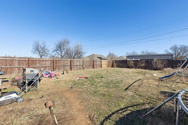 100 N L Avenue, El Reno, OK 73036