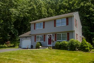 10 Scott Hollow, Holyoke, MA 01040