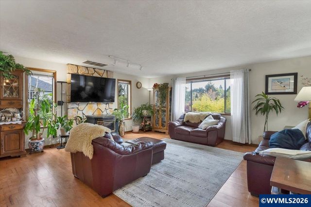 1203 Talana Ct NW, Salem, OR 97304