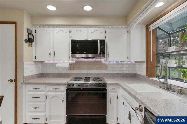 1203 Talana Ct NW, Salem, OR 97304