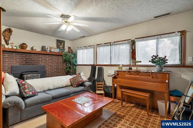 1203 Talana Ct NW, Salem, OR 97304