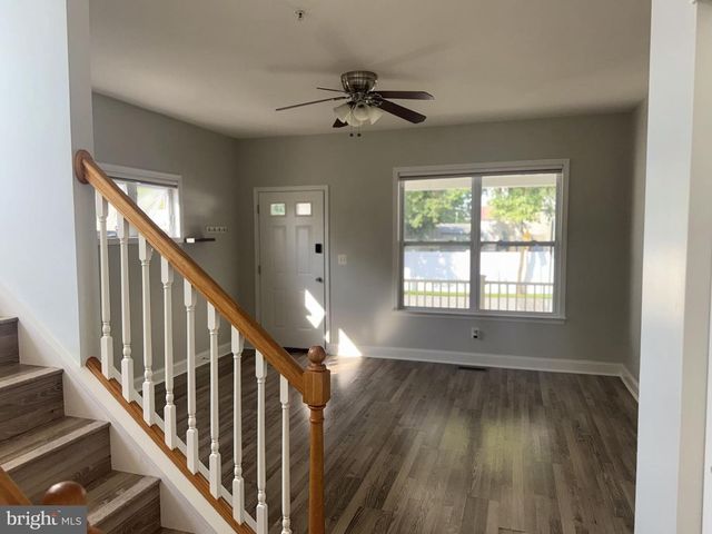 8 MECHANIC ST, Swedesboro, NJ 08085