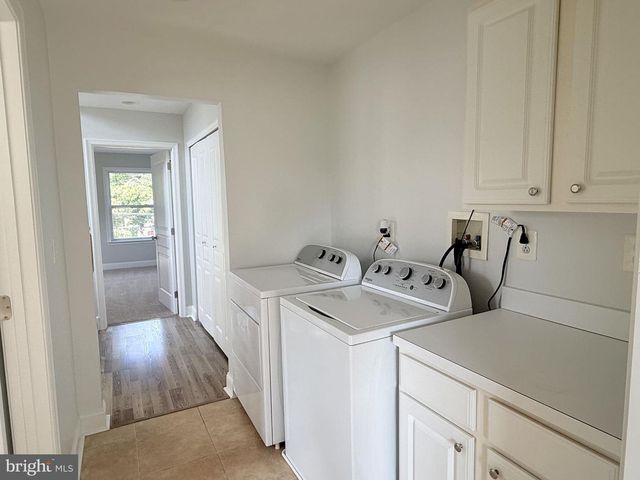 8 MECHANIC ST, Swedesboro, NJ 08085