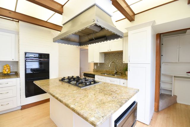 1042 S Kenilworth Avenue, Oak Park, IL 60304