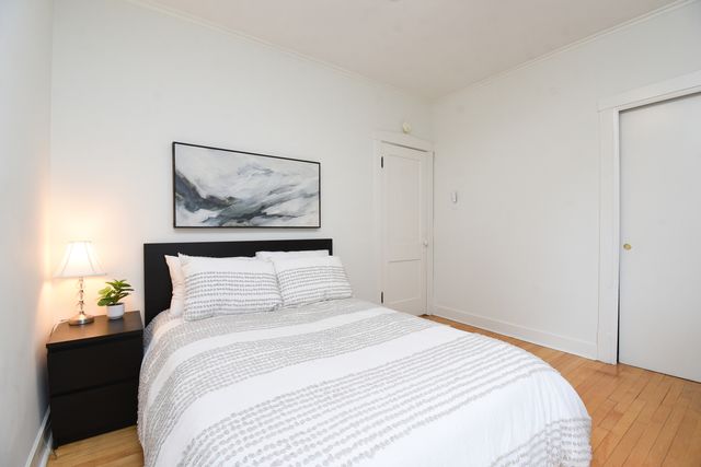 1042 S Kenilworth Avenue, Oak Park, IL 60304