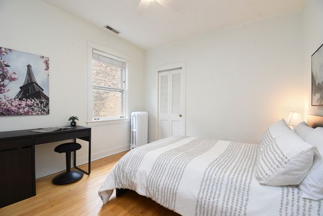 1042 S Kenilworth Avenue, Oak Park, IL 60304