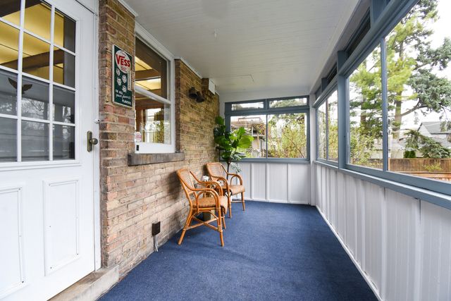 1042 S Kenilworth Avenue, Oak Park, IL 60304