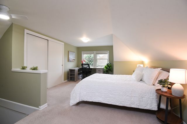 1042 S Kenilworth Avenue, Oak Park, IL 60304