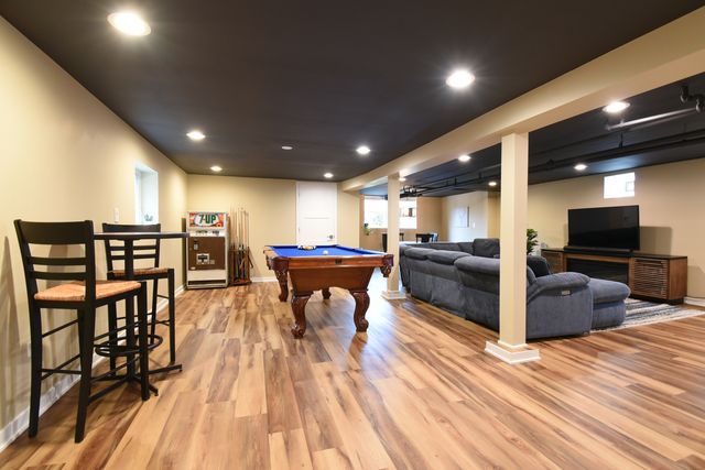 1042 S Kenilworth Avenue, Oak Park, IL 60304