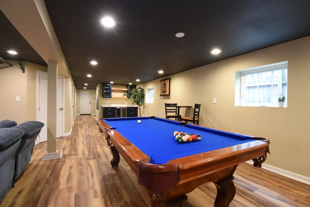 1042 S Kenilworth Avenue, Oak Park, IL 60304