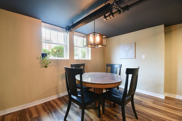 1042 S Kenilworth Avenue, Oak Park, IL 60304