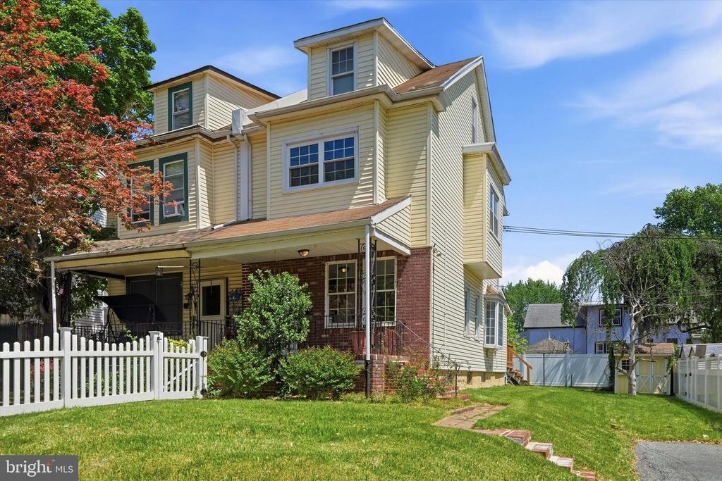 4621 LINDEN AVE, Philadelphia, PA 19114