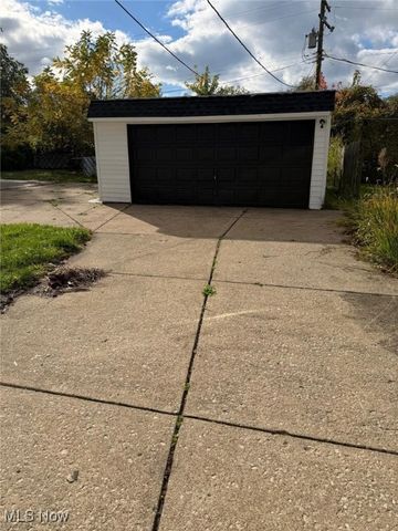 16120 Harvard Avenue, Cleveland, OH 44128