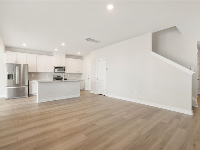 706 Cozy Bluff Road, Spartanburg, SC 29301