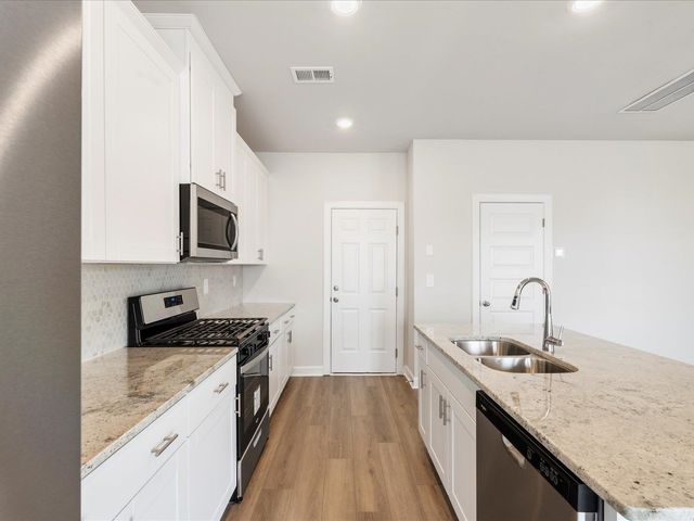 706 Cozy Bluff Road, Spartanburg, SC 29301