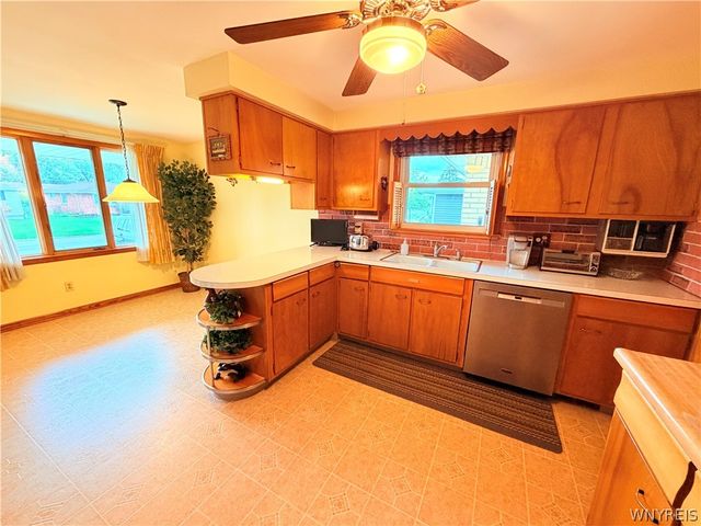 4237 Linwood Avenue, Hamburg, NY 14219