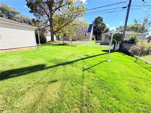 4237 Linwood Avenue, Hamburg, NY 14219