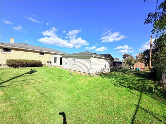 4237 Linwood Avenue, Hamburg, NY 14219