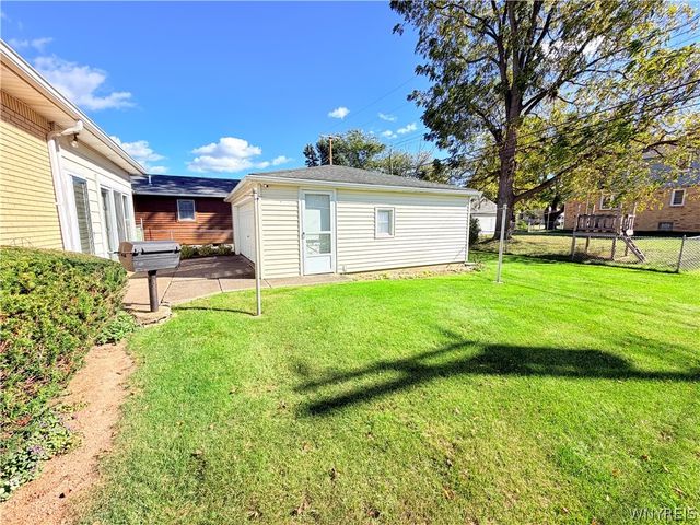 4237 Linwood Avenue, Hamburg, NY 14219