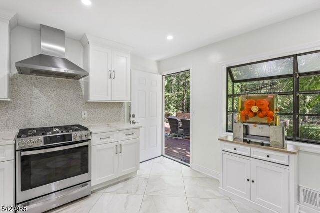 2004 Winding Brook Way, Scotch Plains Twp., NJ 07076