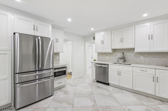 2004 Winding Brook Way, Scotch Plains Twp., NJ 07076