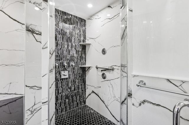 2004 Winding Brook Way, Scotch Plains Twp., NJ 07076