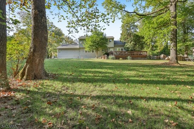 2004 Winding Brook Way, Scotch Plains Twp., NJ 07076