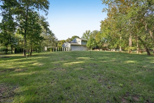 2004 Winding Brook Way, Scotch Plains Twp., NJ 07076