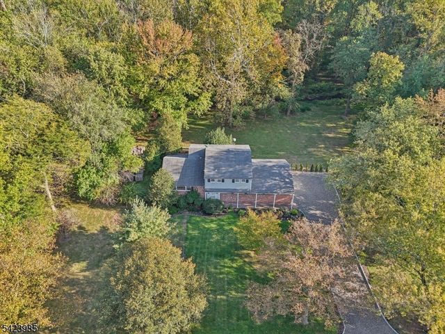 2004 Winding Brook Way, Scotch Plains Twp., NJ 07076