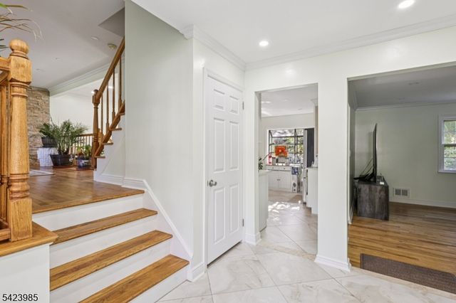 2004 Winding Brook Way, Scotch Plains Twp., NJ 07076