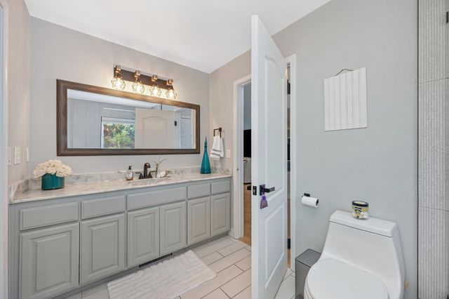 12253 Wanderer Rd, Auburn, CA 95602