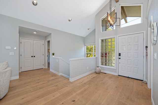 12253 Wanderer Rd, Auburn, CA 95602