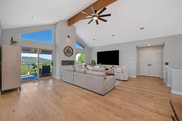 12253 Wanderer Rd, Auburn, CA 95602