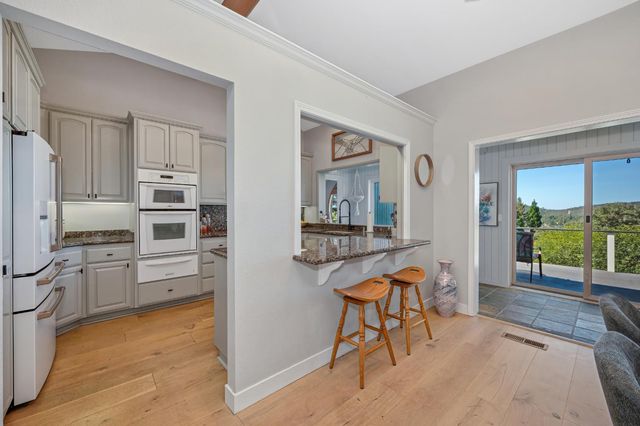 12253 Wanderer Rd, Auburn, CA 95602