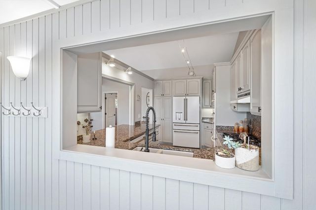 12253 Wanderer Rd, Auburn, CA 95602