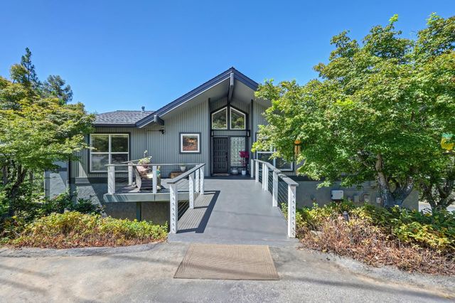 12253 Wanderer Rd, Auburn, CA 95602