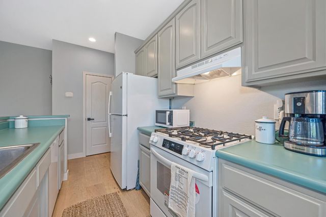 12253 Wanderer Rd, Auburn, CA 95602