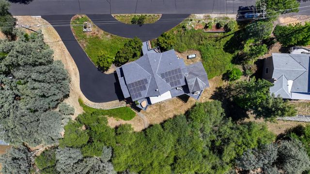 12253 Wanderer Rd, Auburn, CA 95602