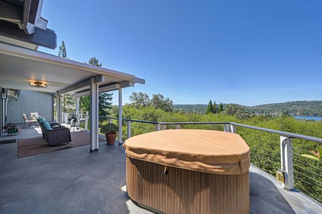 12253 Wanderer Rd, Auburn, CA 95602