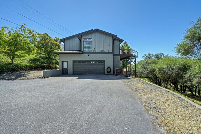 12253 Wanderer Rd, Auburn, CA 95602