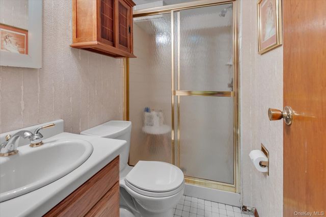 14 Yeoman Drive, East Northport, NY 11731