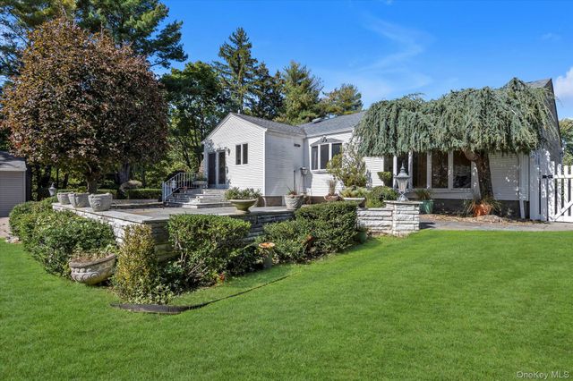 14 Yeoman Drive, East Northport, NY 11731