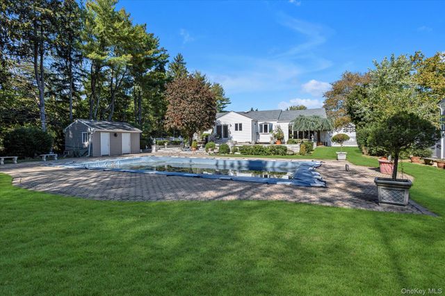 14 Yeoman Drive, East Northport, NY 11731