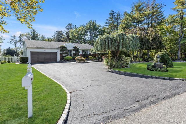 14 Yeoman Drive, East Northport, NY 11731