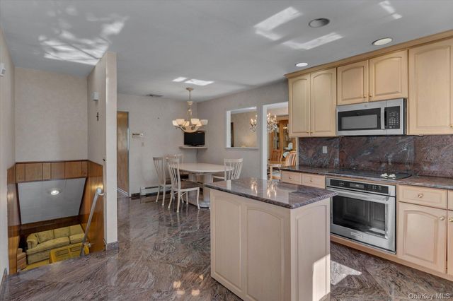 14 Yeoman Drive, East Northport, NY 11731