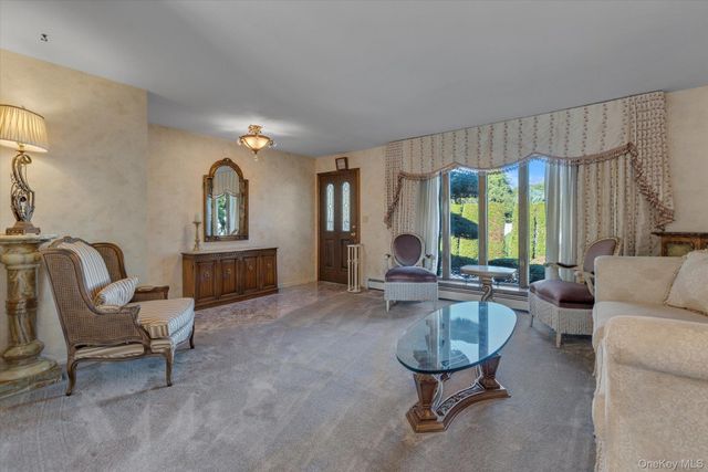 14 Yeoman Drive, East Northport, NY 11731