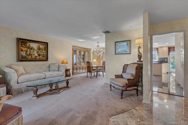 14 Yeoman Drive, East Northport, NY 11731