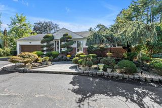 14 Yeoman Drive, East Northport, NY 11731