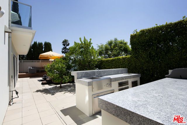 5518 Tuxedo Terrace, Los Angeles, CA 90068
